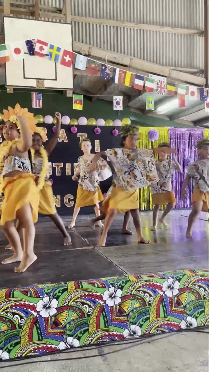 1.2K views · 54 reactions | 🗿Next up for our International Day celebrations was our Year One class celebrating the culture of Easter Island (Rapanui)

🇸🇧🇫🇯🗿🌺🇬🇷