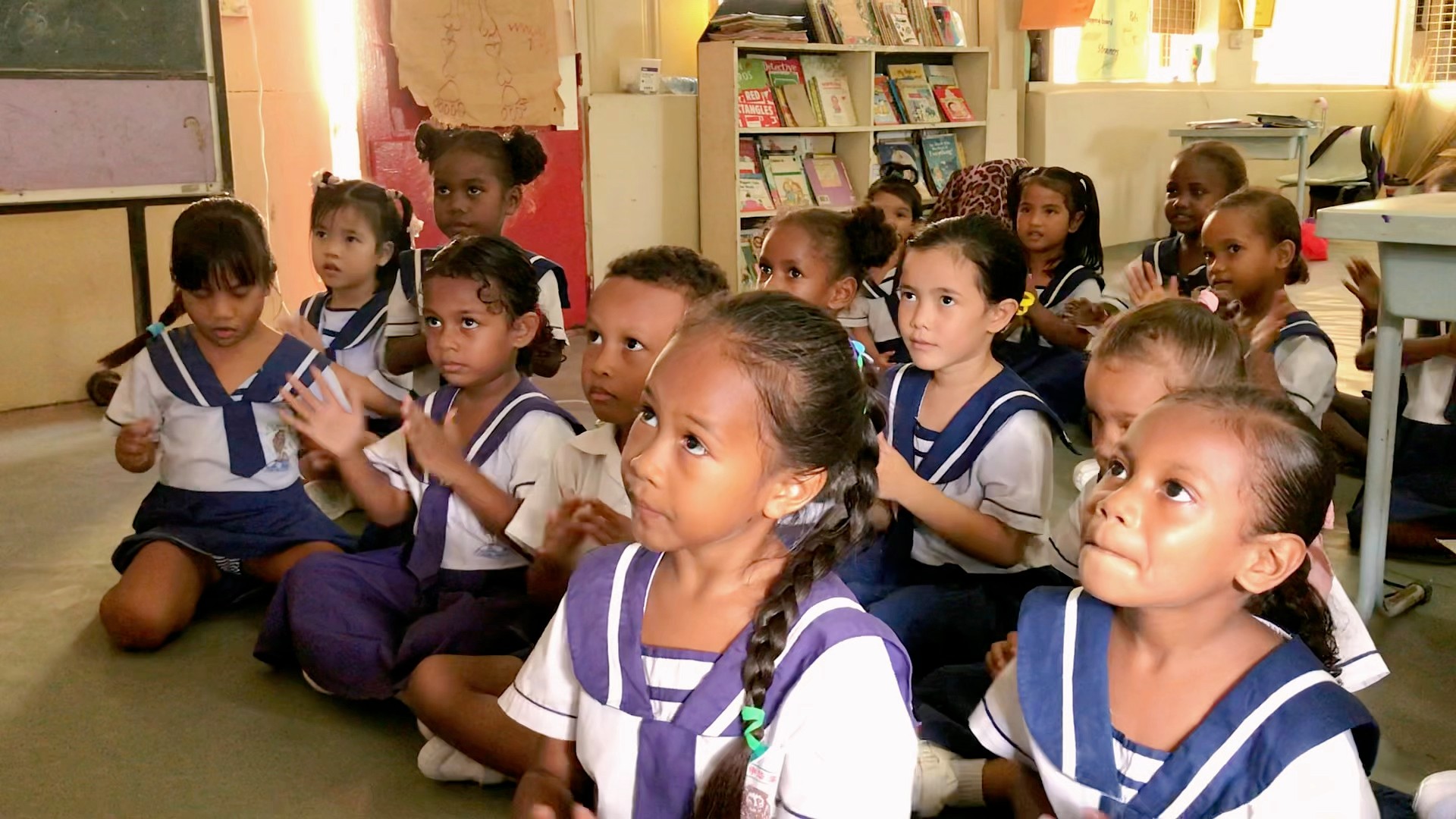 11K views · 219 reactions | Look! The little cuties in J1 are so serious about learning to sing Chinese songs!👍🏻👍🏻👍🏻👍🏻 | Chung Wah School